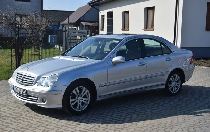 samochody osobowe Mercedes-Benz Klasa C cena 15900 przebieg: 266930, rok produkcji 2005 z Dobczyce